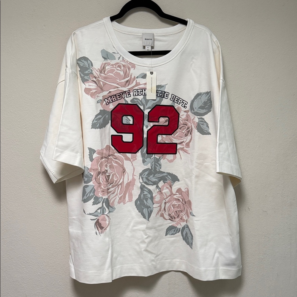 Antropologie oversized White Graphic T-Shirt with Red and Pink Floral Design
